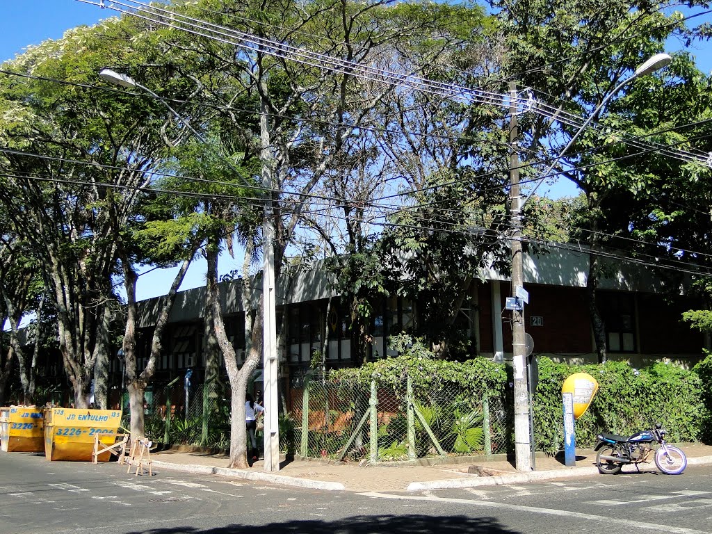 Institute of Biology - Federal University of Uberlândia - Uberlândia, Brazil by Caio Graco Machado