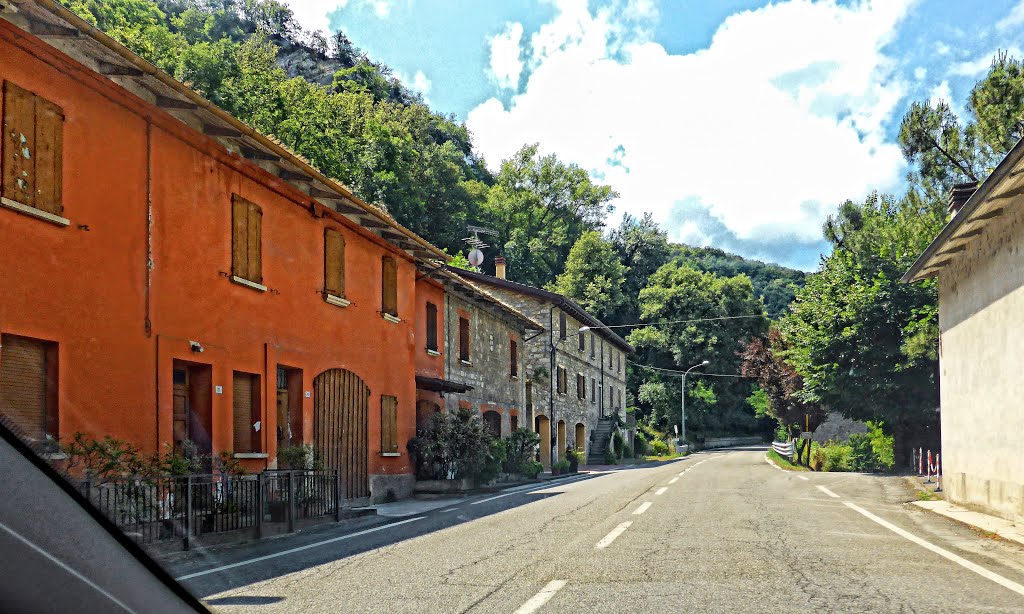 Via di paese (Riobacchio) by Graziano Olivetto