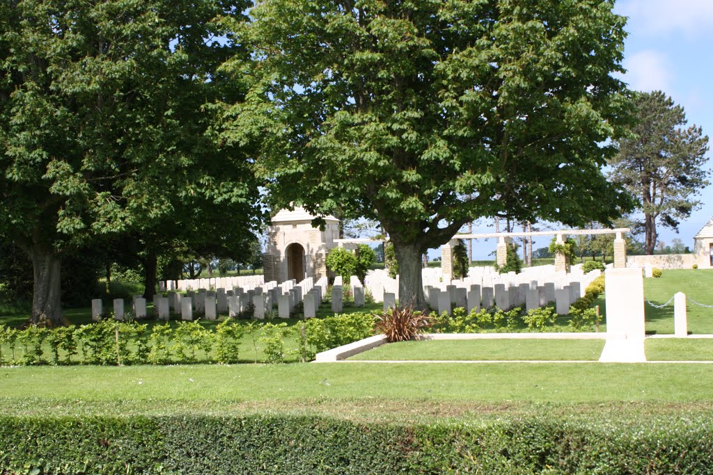 CIMETIERE BRITANIQUE DE BAZENVILLE by ToNY.DC