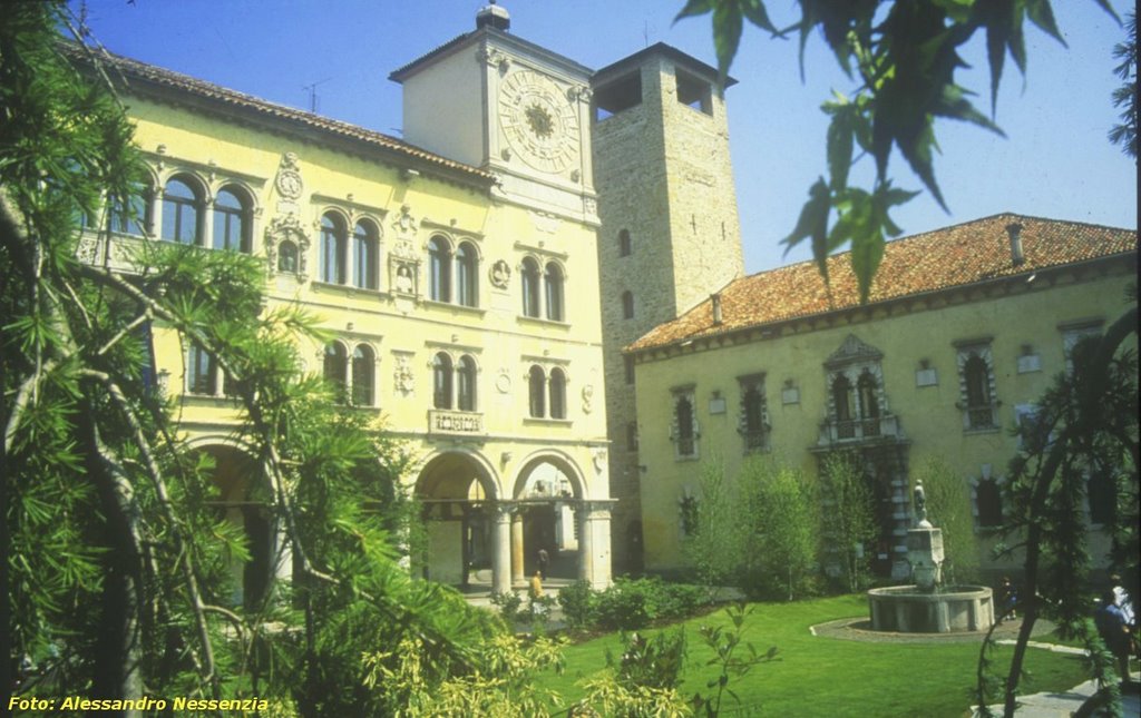 Belluno Piazza Duomo - Giardino by Alessandro Nessenzia