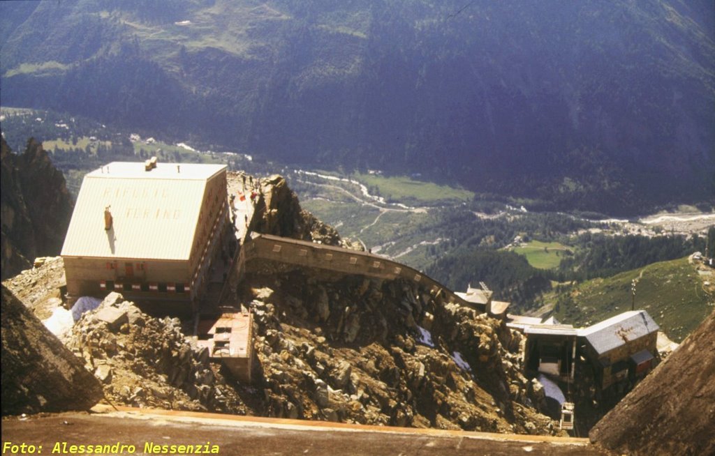 Monte Bianco - Funivia by Alessandro Nessenzia