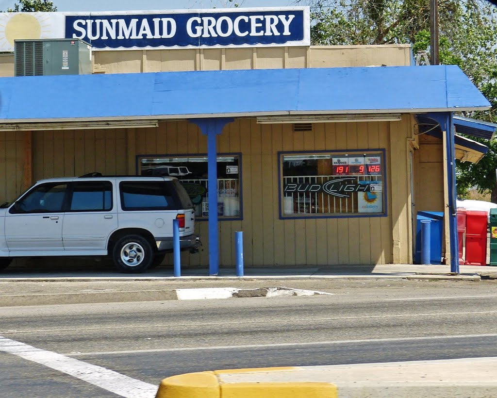 Sanger, Sunmaid Grocery by sunmaya