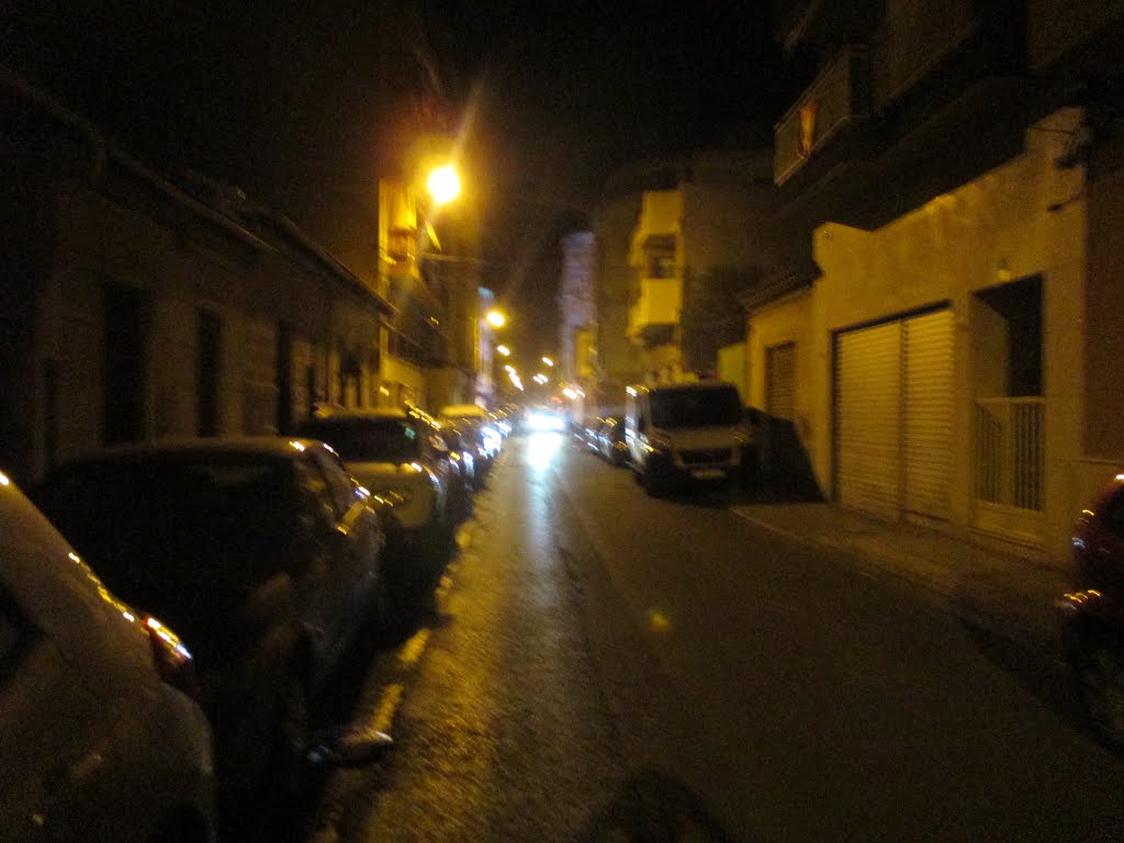 La calle por la noche by pintatrenes