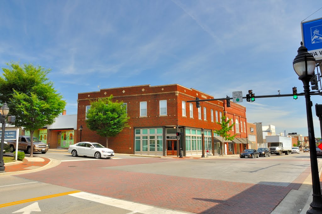 VIRGINIA: PRINCE EDWARD COUNTY: FARMVILLE: the Paulett Building, 101 N. Main Street by Douglas W. Reynolds, Jr.