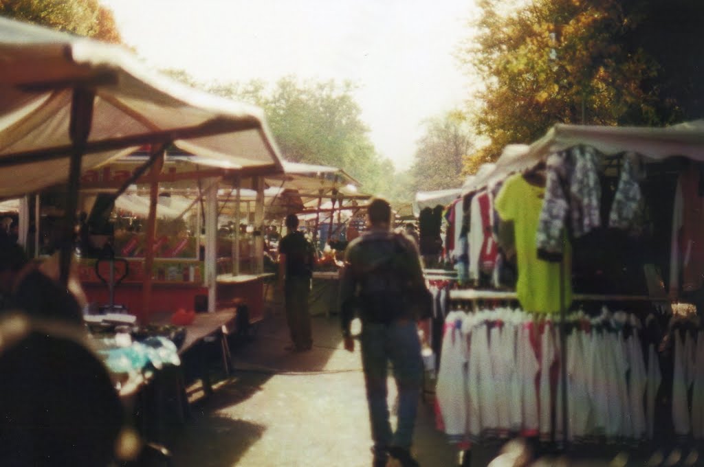 Market in Schöneberg by Sancho Pansen