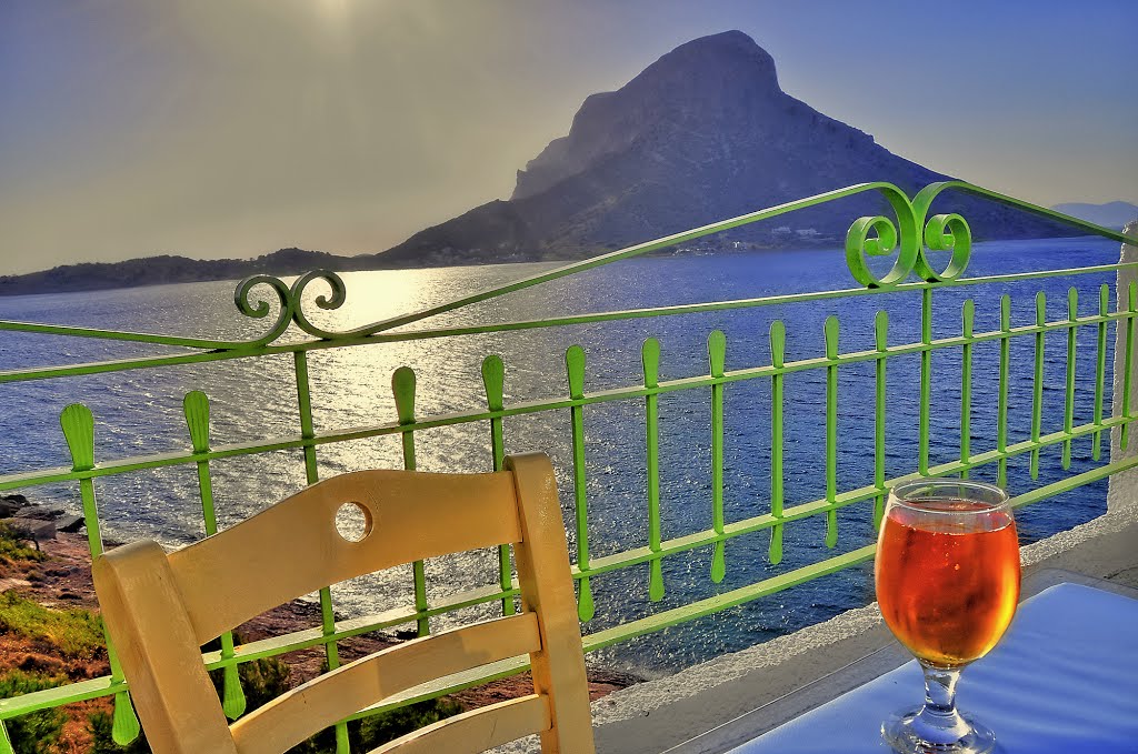 The right place for a glas of beer.... by Fotosense  Δ Κ