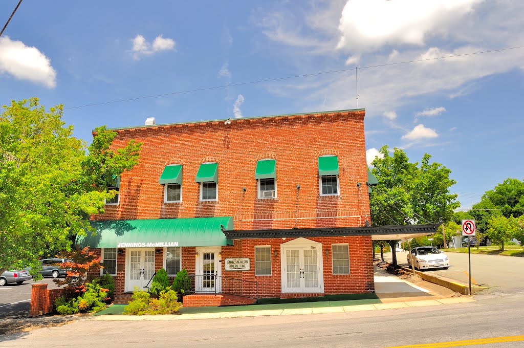 VIRGINIA: NOTTOWAY COUNTY: CREWE: Jennings-McMillian Funeral Home, 200 W. Carolina Avenue by Douglas W. Reynolds, Jr.