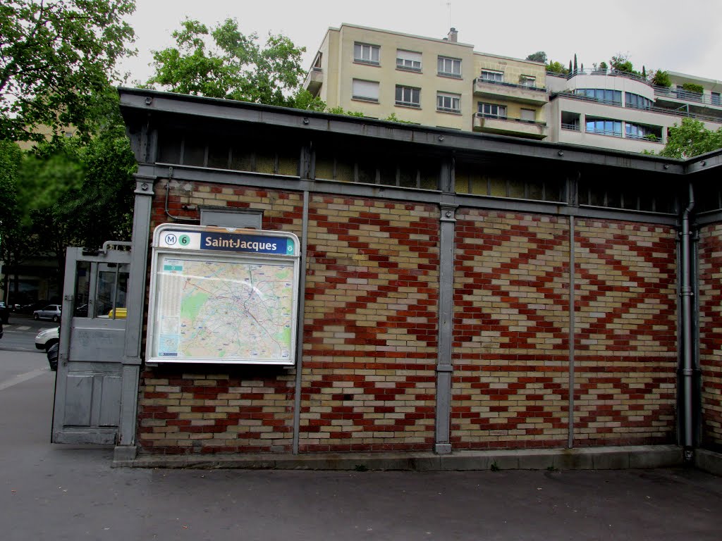 Métro Saint Jacques le 30/04/14. by Divio