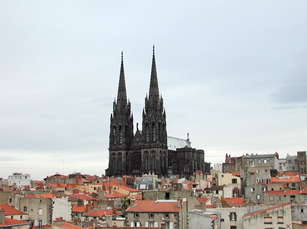 Carthédrale Clermont Ferrand by Schneidenbach