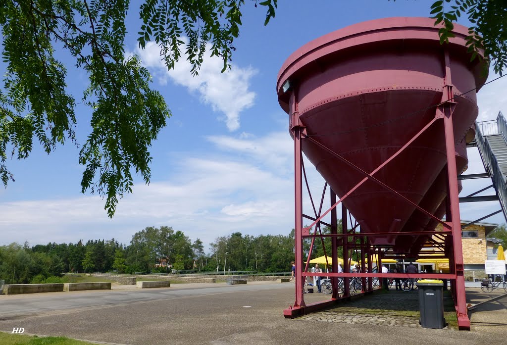 Neuenkirchen - Ehemalige Sandtrichter, heute als Aussichtsplattform hergerichtet. by Heribert Duling