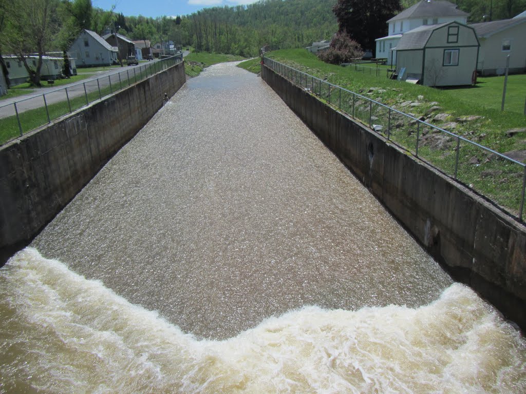 Buffalo creek getting ready to pass under the rt 90 bridge by midatlanticriverrat