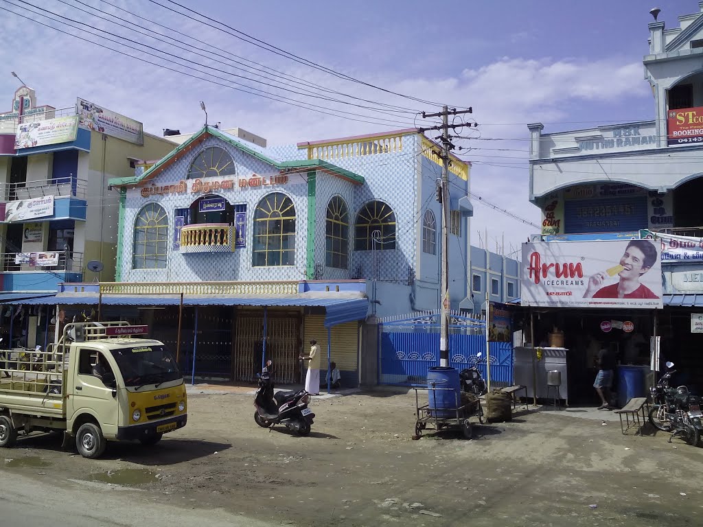 Tholudur Bus Stop by J ELANGOVAN