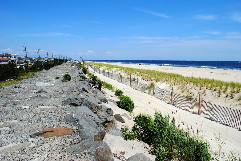 Sea Bright looking North by Watchung MountainMan