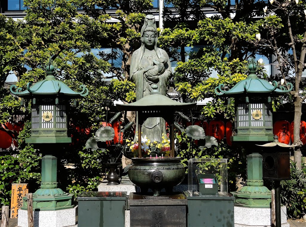 豊川稲荷東京別院 (Toyokawa Inari Tokyo) by yossy