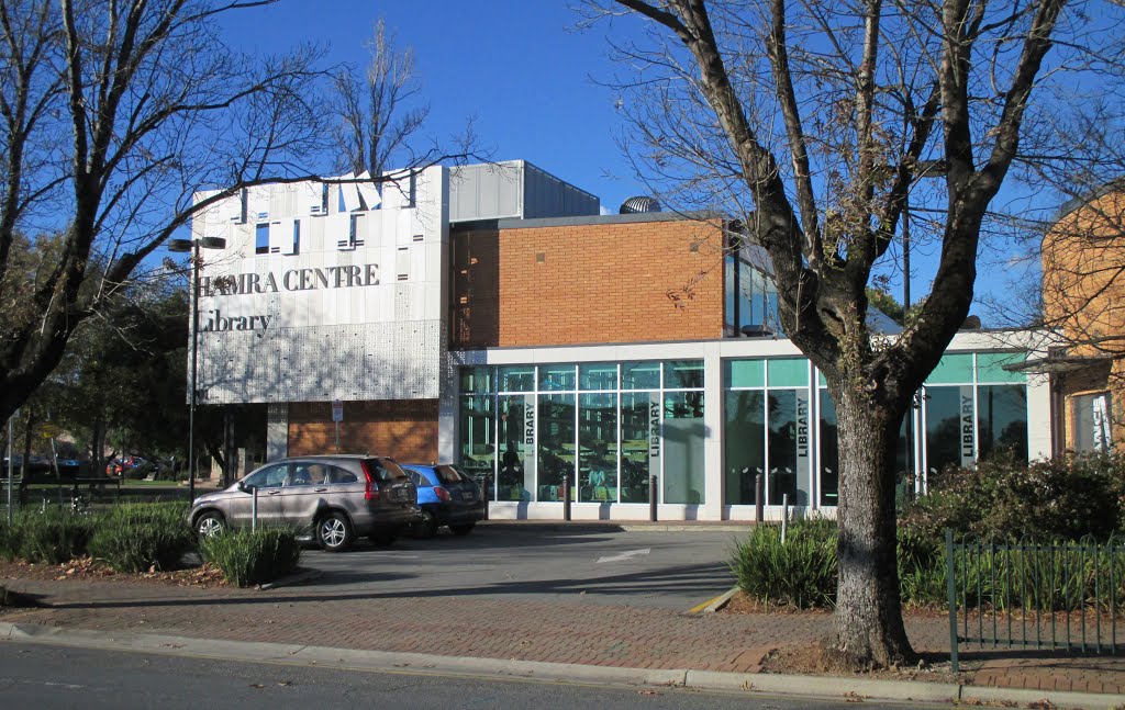 HAMRA CENTRE: Library entrance by Phaedrus Fleurieu