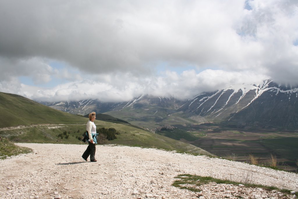 06046 Castelluccio, Province of Perugia, Italy by theoTischler