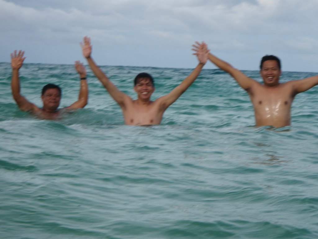 Boracay swimming by bernard15