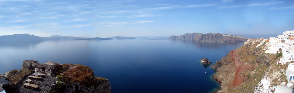 Aspaki Veranda Panoramic, Oia Village, Santorini by isaari