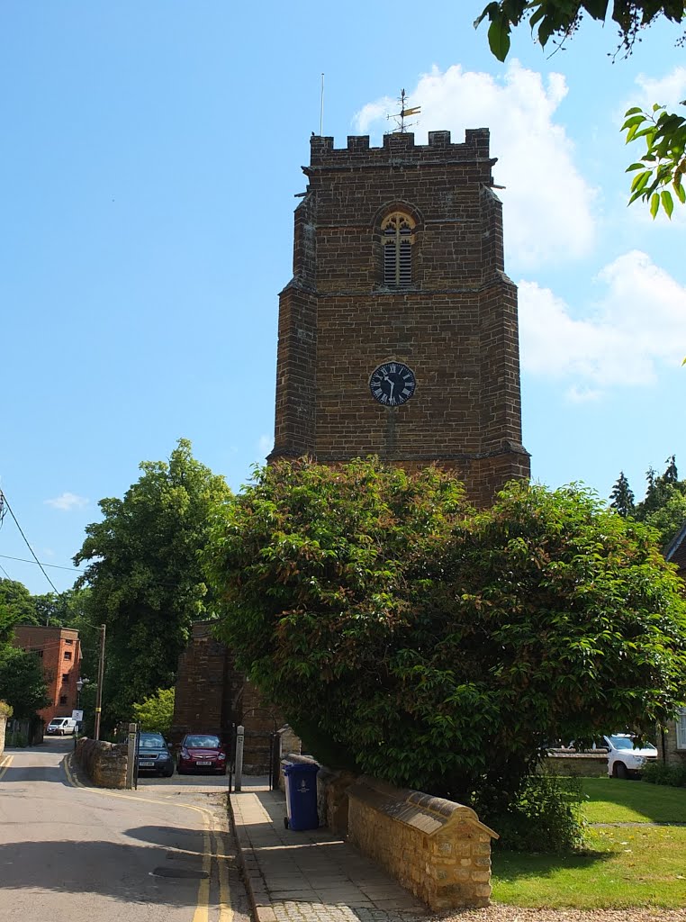 Towcester, Chantry Lane, outside The Old Vicarage. by Bobsky.