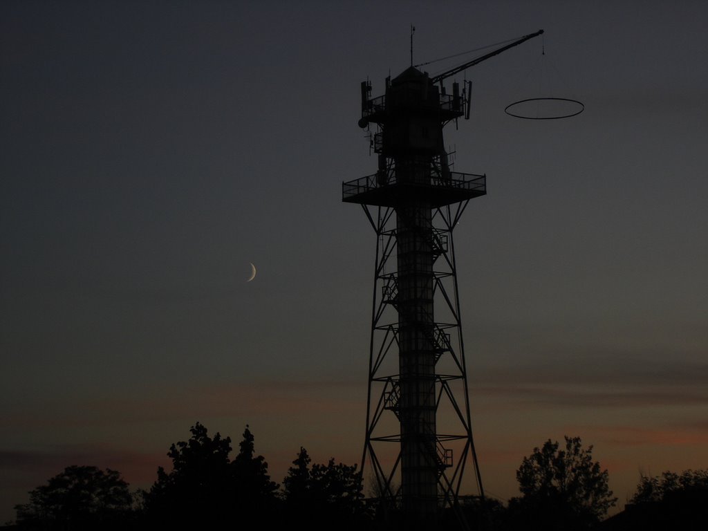 Tower in twilight by Ulmo