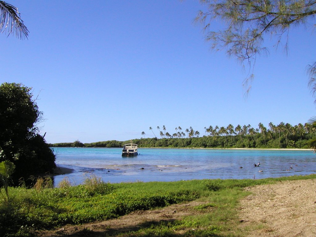 Rarotonga by Aubrey Tang