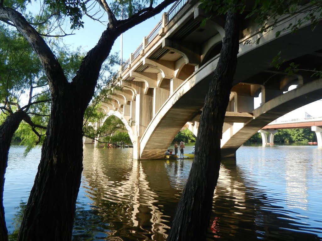 Lamar Boulevard Bridge, Loop 343 (Lamar Boulevard), Austin, Texas, USA by Midnight Rider