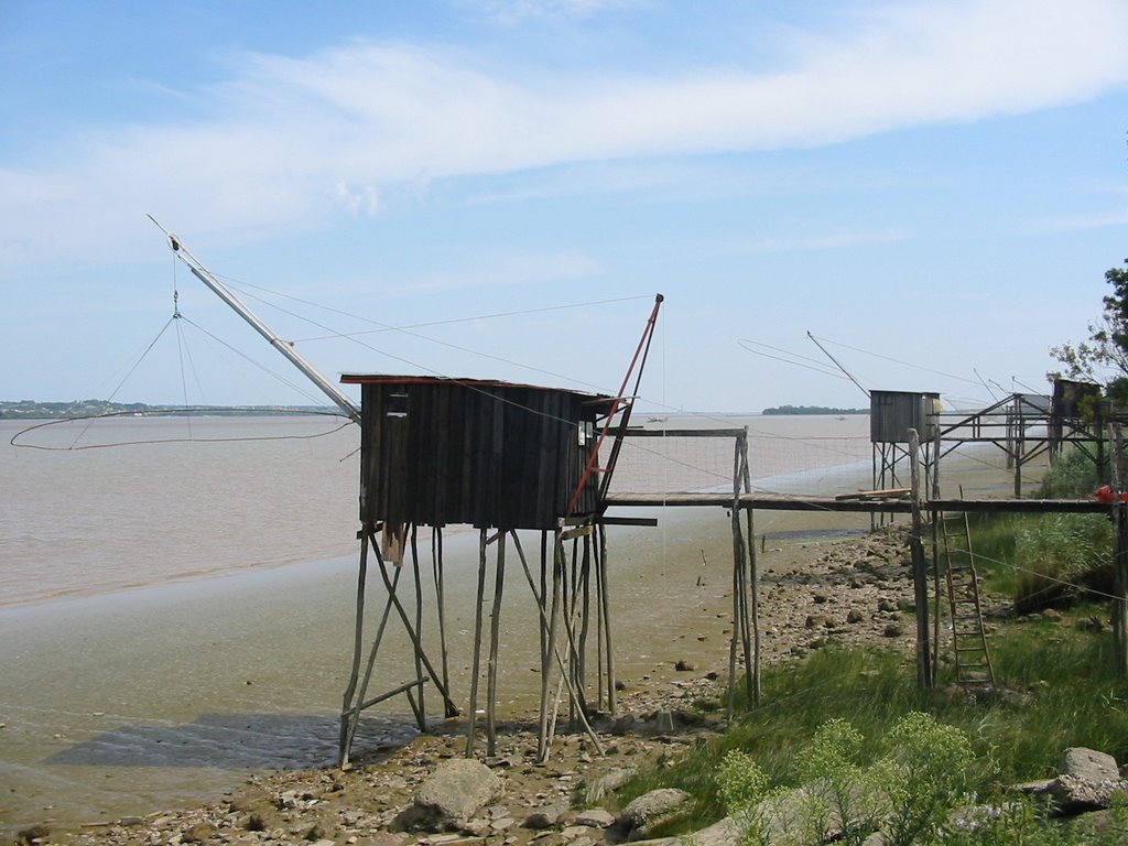 Cabanes de pêche au carrelet Médocain by Loic Houart