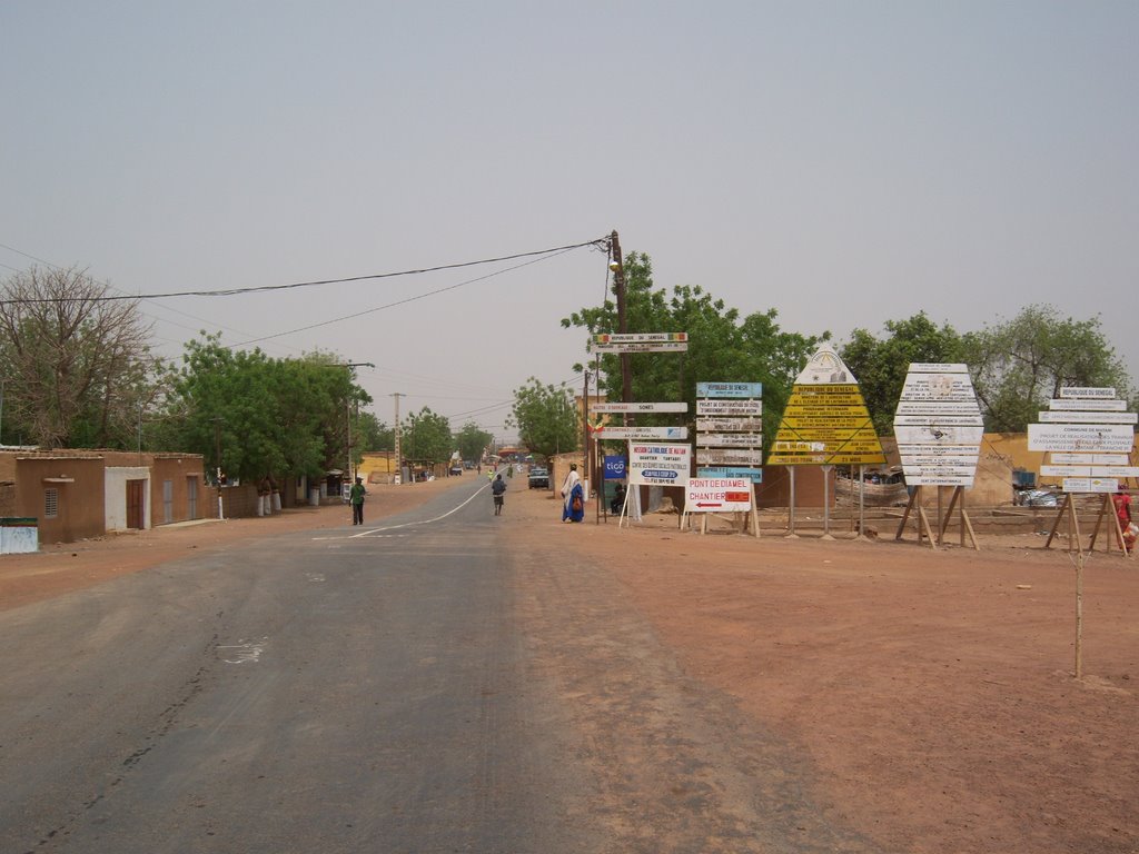 L'entrée de Matam au Sénégal by Adama Sow