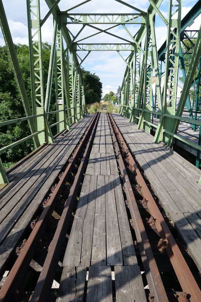 Eisenbrücke by ValentinW.