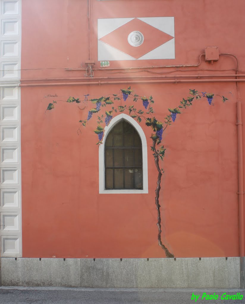 Trompe l'oeil su di una casa a Carrù by Azathoth