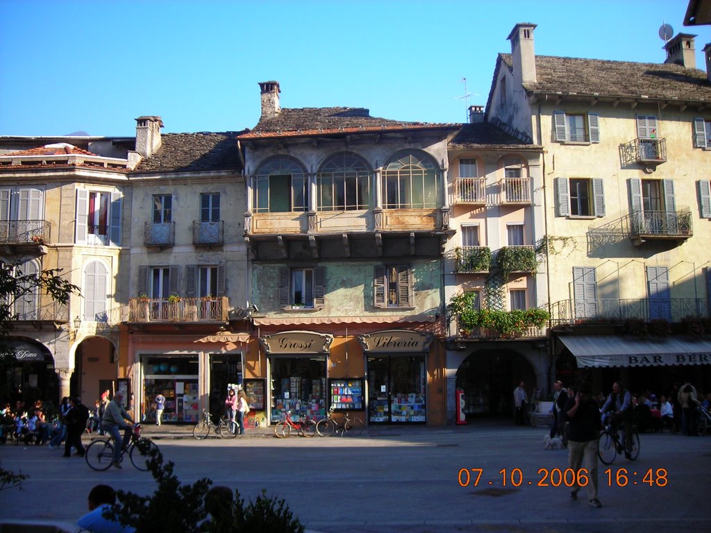 Piazza Mercato by realrv6