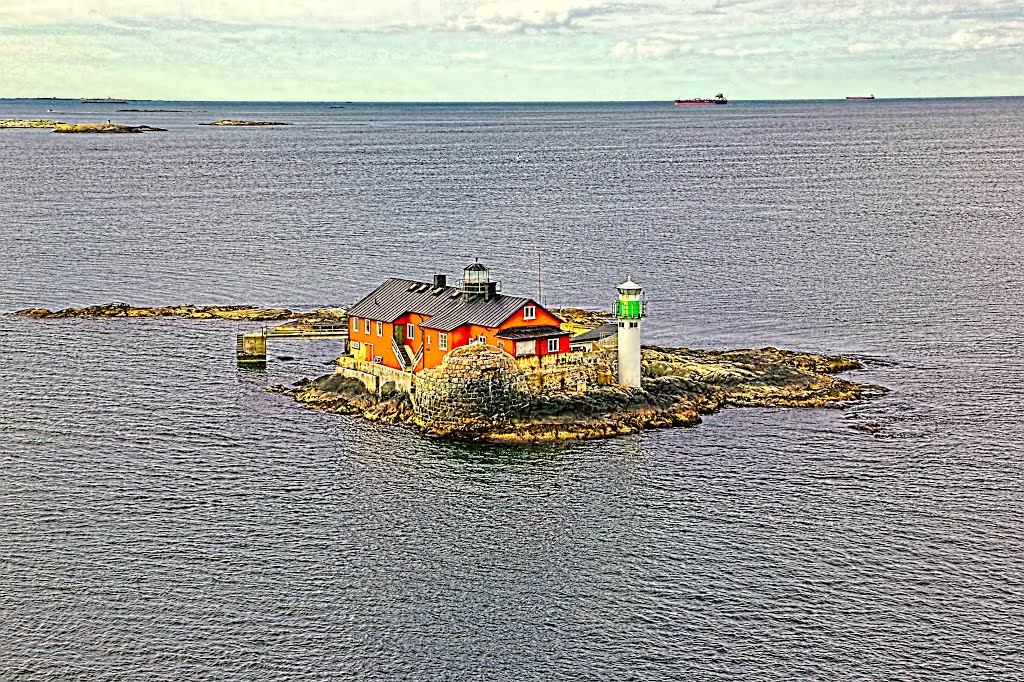 Gäveskär lighthouse - entrance to Gotenburg Harbour by mikepaling