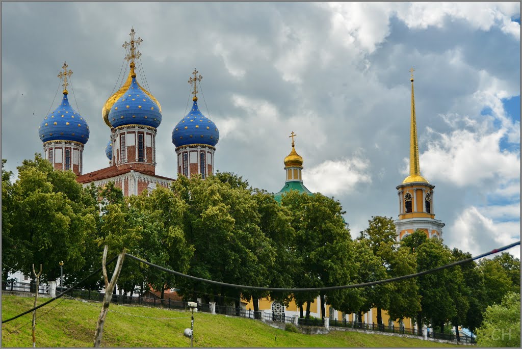 Рязань. Вид Кремлёвского холма с набережной реки Трубеж by Nikitin_Sergey