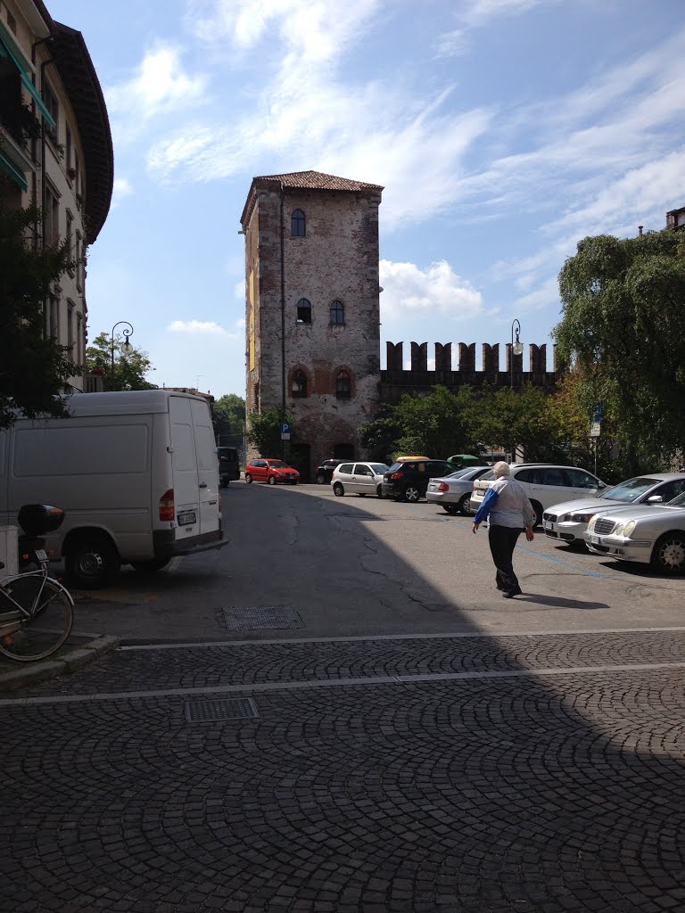 Udine Piazzetta Del Pozzo by MaurizioTex