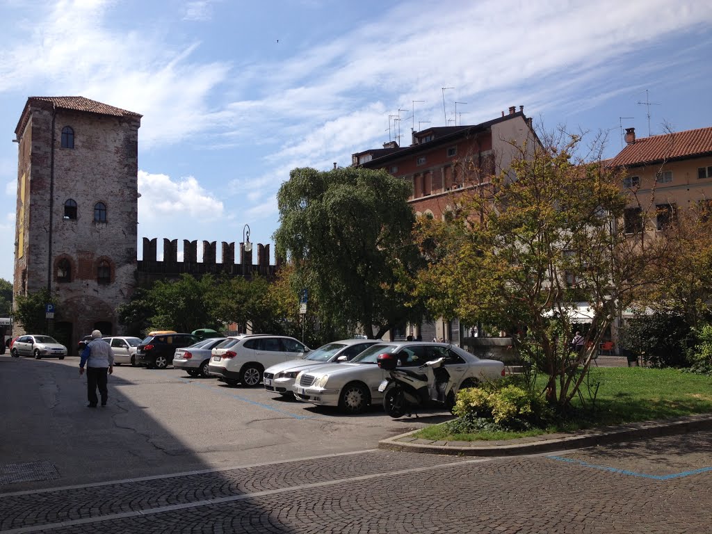 Udine Piazzetta Del Pozzo by MaurizioTex