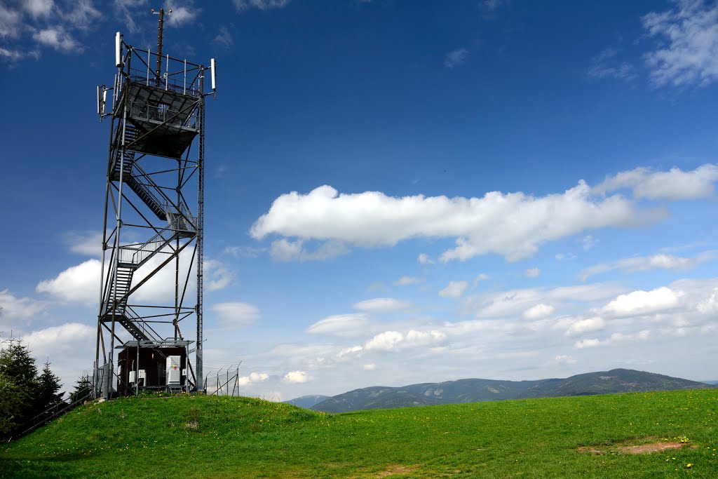 Wieża widokowa na szczycie Val(788 m) by Robert JZ