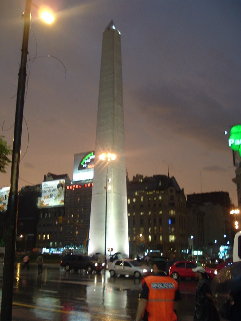 Obelisco al atardecer by parabro01