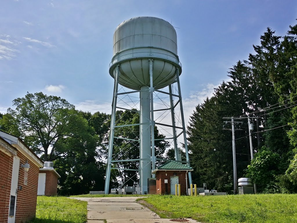 Water tower by SchuminWeb