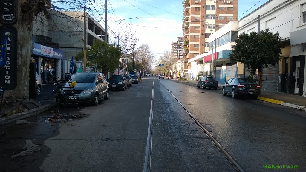 Restos tranvía en Quilmes -Hipolito Yrigoyen by gaksoftware