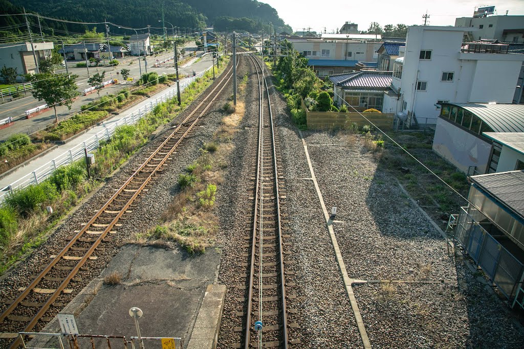 越中宮崎駅下り方面　JR北陸本線　富山県朝日町 by nyanta2030