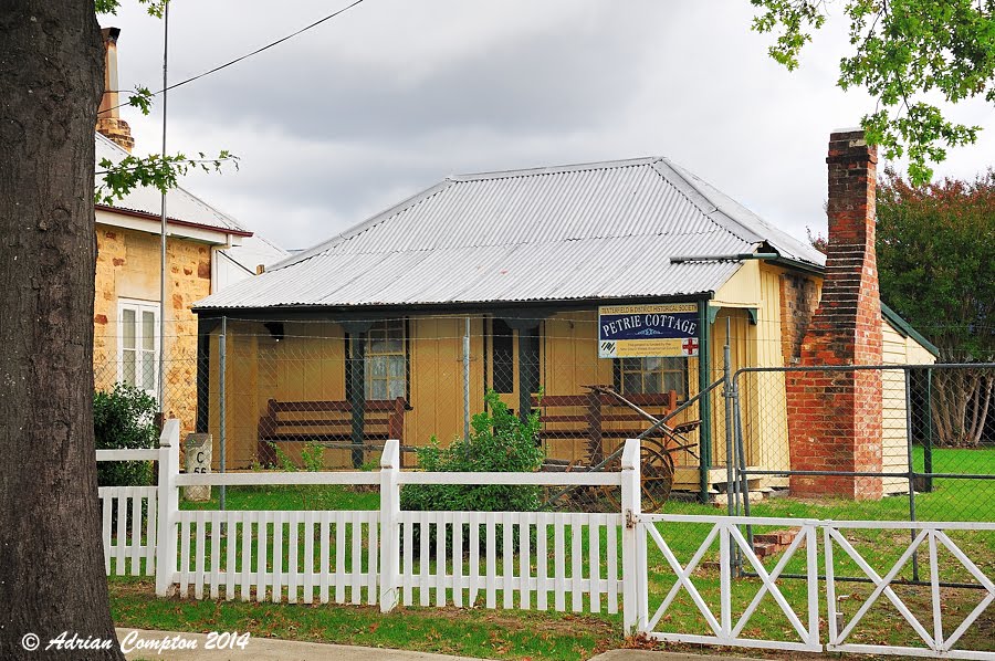 Petrie Cottage, Tenterfield, NSW. Feb 2014. by Adrian Compton