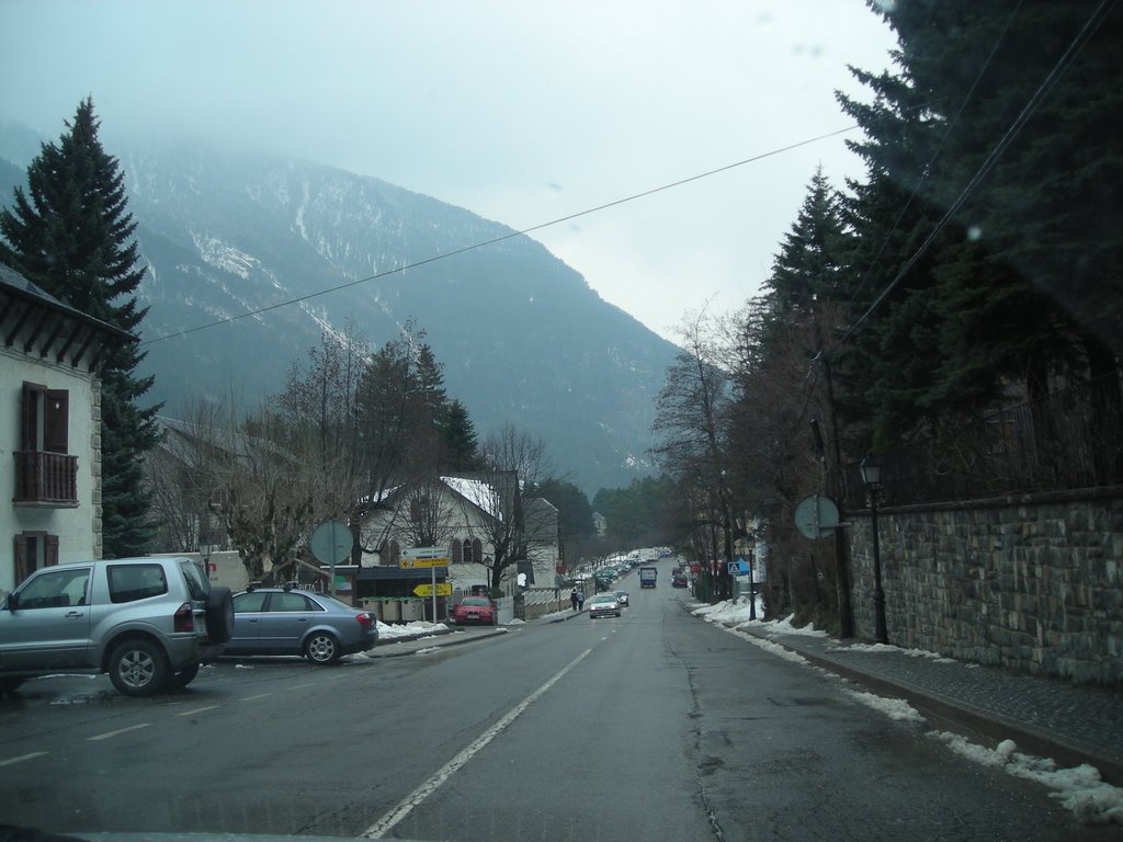 Calle Arañones Canfranc, Huesca by Pablo Morer