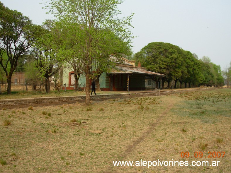 Estacion La Gloria (www.alepolvorines.com.ar) by alepolvorines