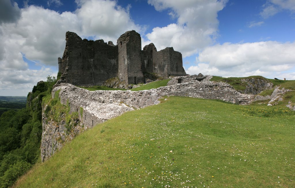 Carreg cennen castle by fillup