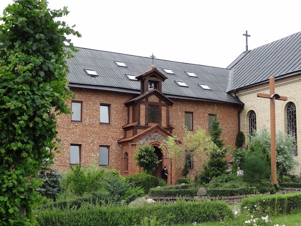 Holy Trinity catholic church / kaścioł Najśviaciejšaj Trojcy (1991–1995) by zek.byby