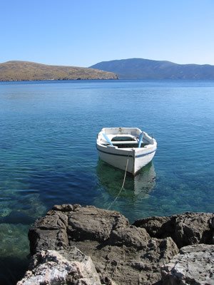 Boat in Ustrine by gromača