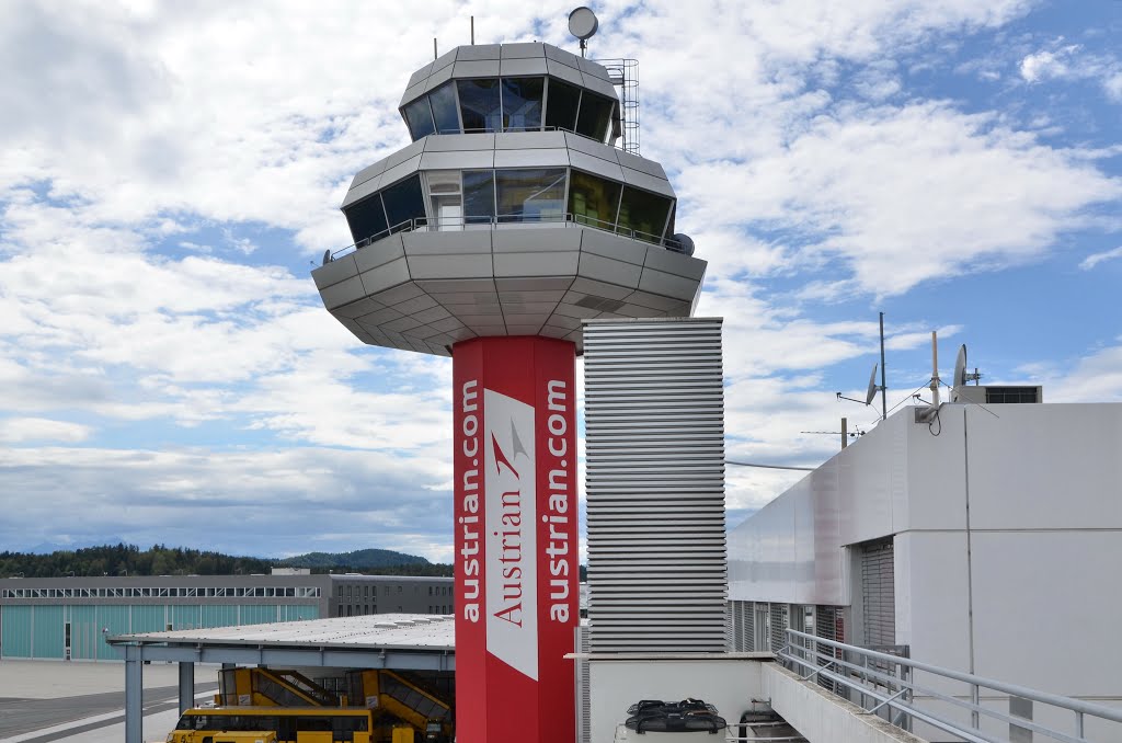 Kontrollturm, Airport Klagenfurt by janek.s