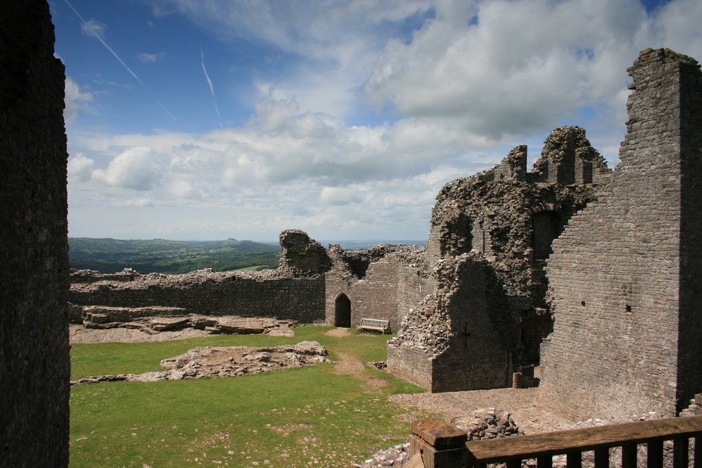 Carreg Cennen Castle by fillup