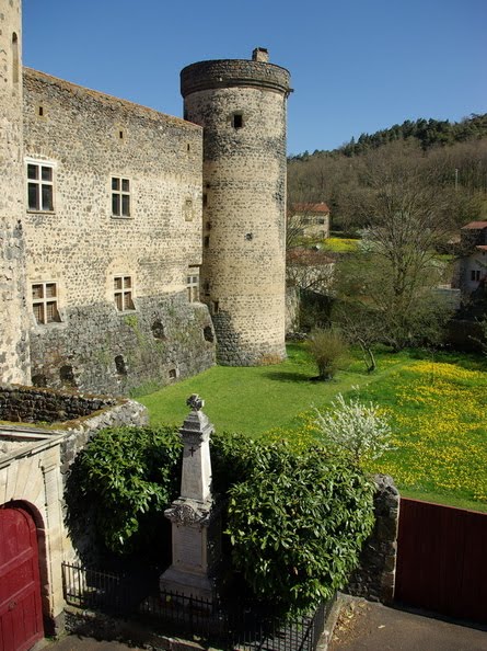 Château de Saint-Vidal by Pixellissimo