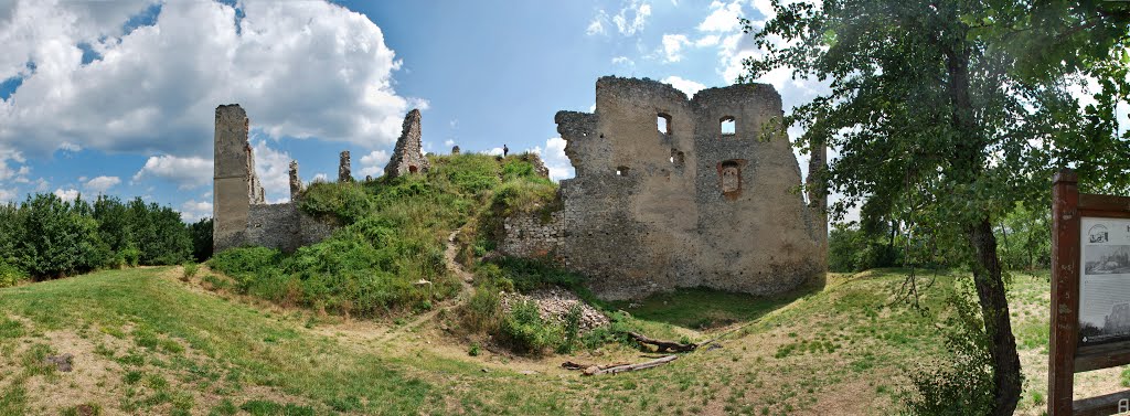 Oponický hrad, Oponice, Slovensko by Filip Jurovatý